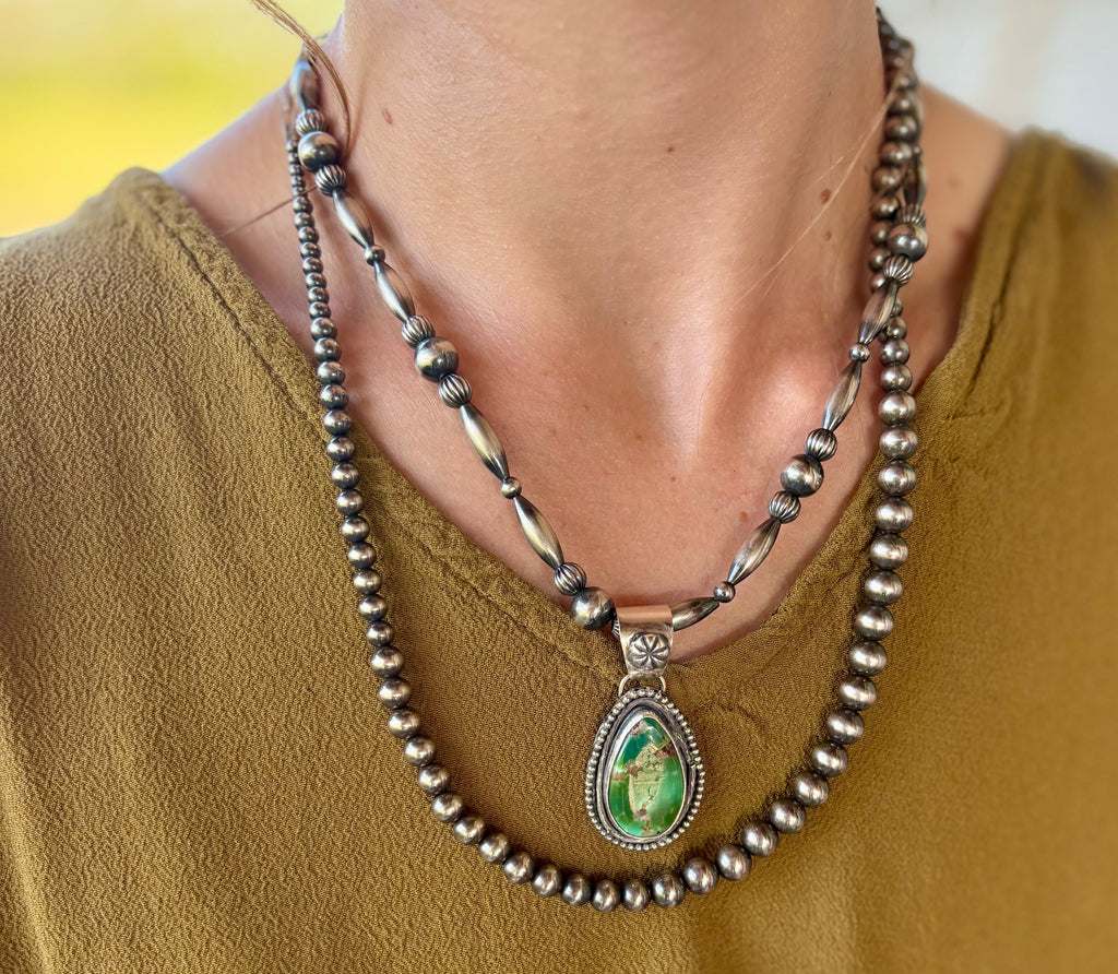 Dally Up Pendant