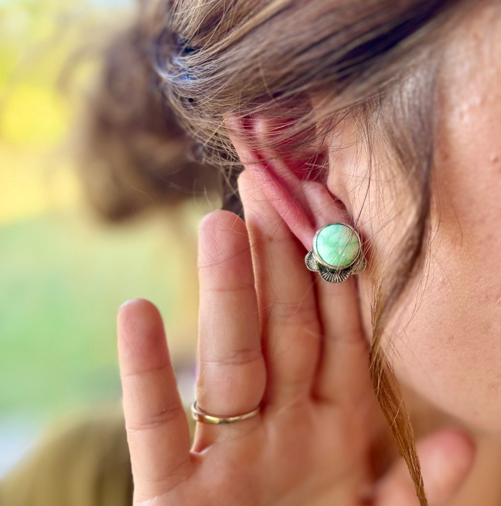 *IMPERFECT* Paloma Studs